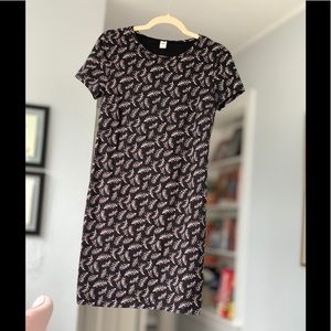 Old Navy Short Sleeve Stretchy Shift Dress